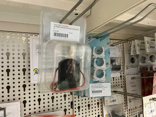 Partij elektratoebehoren - afbeelding 82 van  89