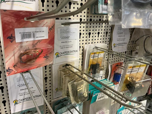 Partij elektratoebehoren - afbeelding 85 van  89