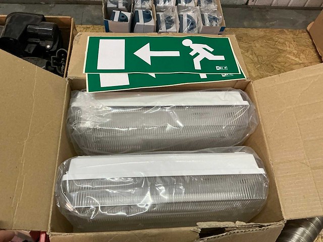 Partij elektratoebehoren - afbeelding 4 van  4