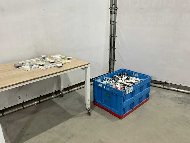 Partij elektriciteit benodigdheden - afbeelding 5 van  8