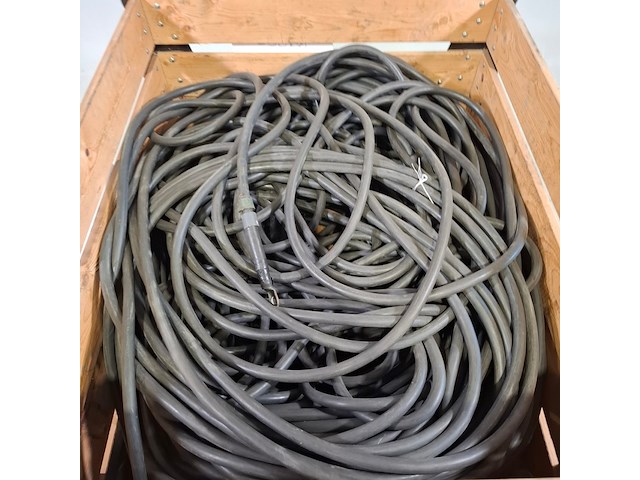 Partij elektriciteitskabels - afbeelding 2 van  7