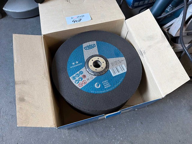 Partij elektrisch gereedschap bosch & makita – cirkelzagen, slijper + schijven - afbeelding 5 van  5