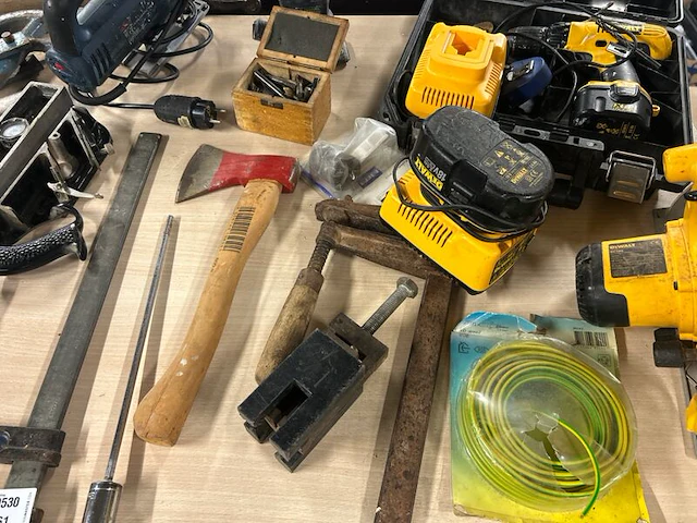Partij elektrisch gereedschap en handgereedschap w.o. dewalt, bosch - afbeelding 3 van  6