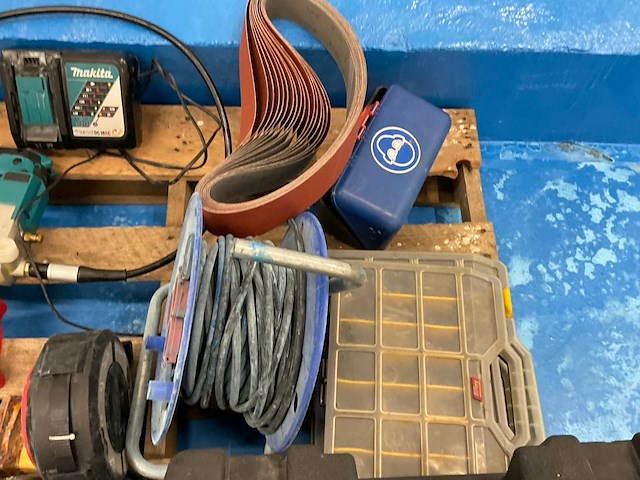 Partij elektrisch handgereedschap en werkplaatsbenodigdheden - afbeelding 3 van  6
