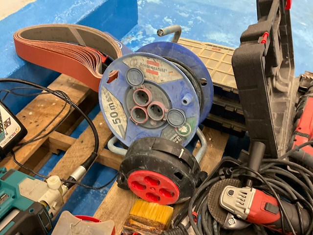 Partij elektrisch handgereedschap en werkplaatsbenodigdheden - afbeelding 4 van  6