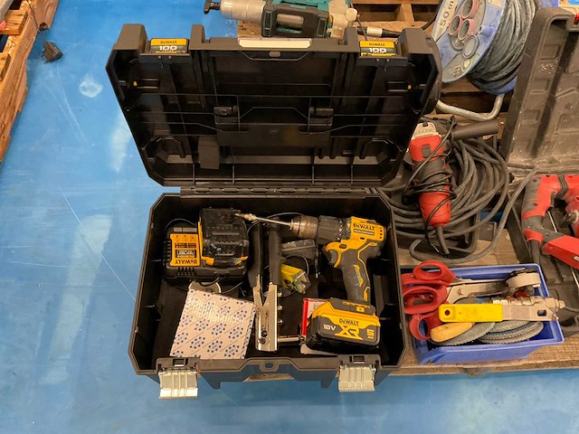 Partij elektrisch handgereedschap en werkplaatsbenodigdheden - afbeelding 5 van  6
