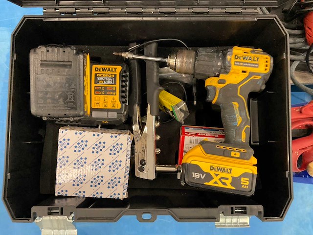 Partij elektrisch handgereedschap en werkplaatsbenodigdheden - afbeelding 6 van  6