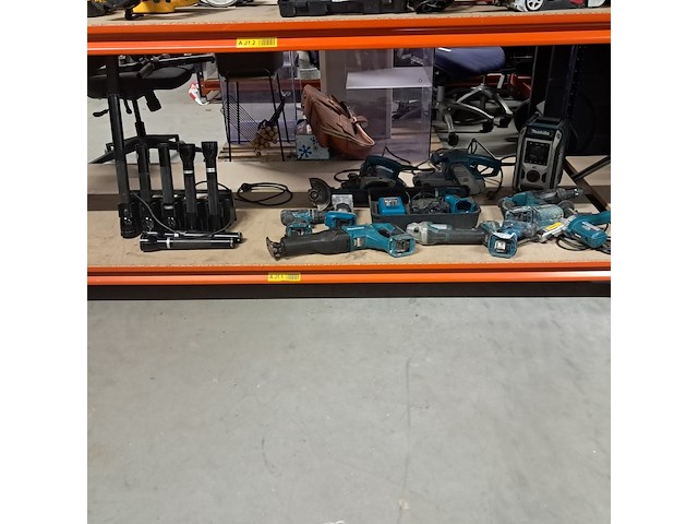 Partij elektrische, accu gereedschap en maglite lampen gereedschap, makita, maglite - afbeelding 1 van  87