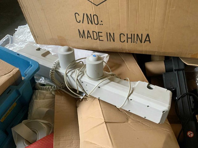 Partij (elektrische bed)- onderdelen en diverse meubelen - afbeelding 5 van  7