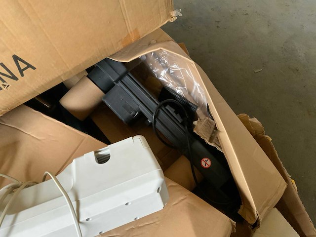 Partij (elektrische bed)- onderdelen en diverse meubelen - afbeelding 6 van  7