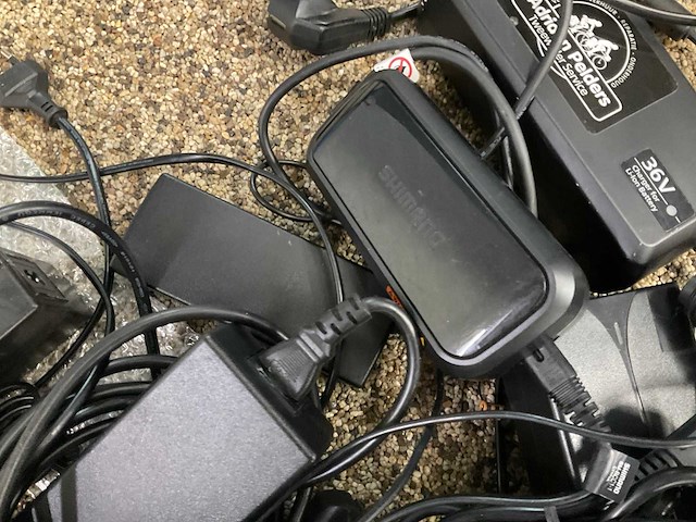 Partij elektrische fiets laders - afbeelding 2 van  3