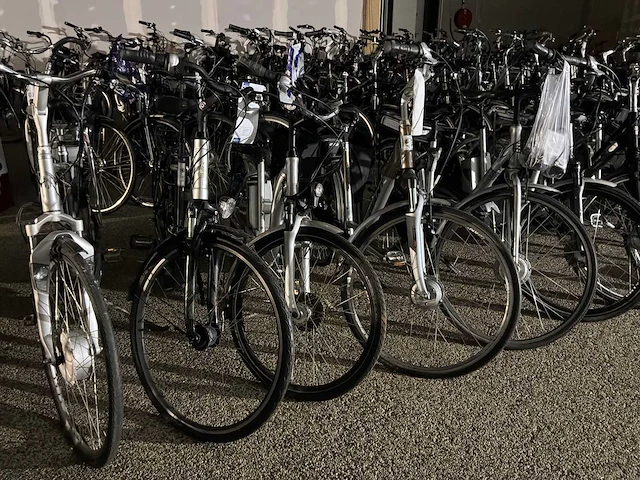 Partij elektrische fietsen - circa: 160 stuks - afbeelding 11 van  24