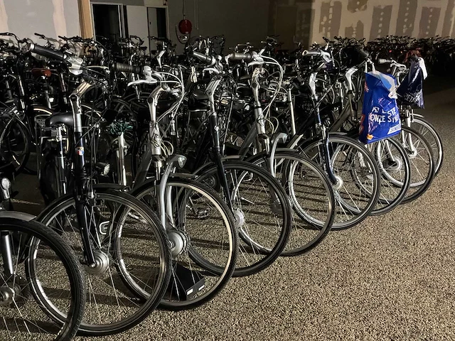 Partij elektrische fietsen - circa: 160 stuks - afbeelding 13 van  24