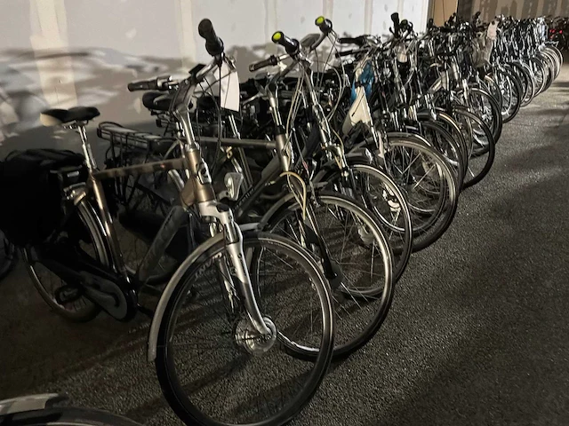 Partij elektrische fietsen - circa: 160 stuks - afbeelding 22 van  24