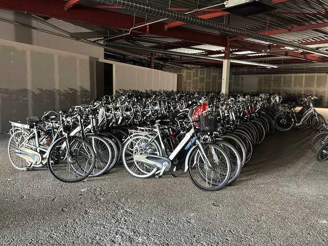 Partij elektrische fietsen - circa: 160 stuks - afbeelding 3 van  24