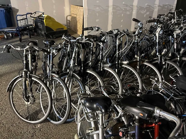 Partij elektrische fietsen - circa: 160 stuks - afbeelding 9 van  24