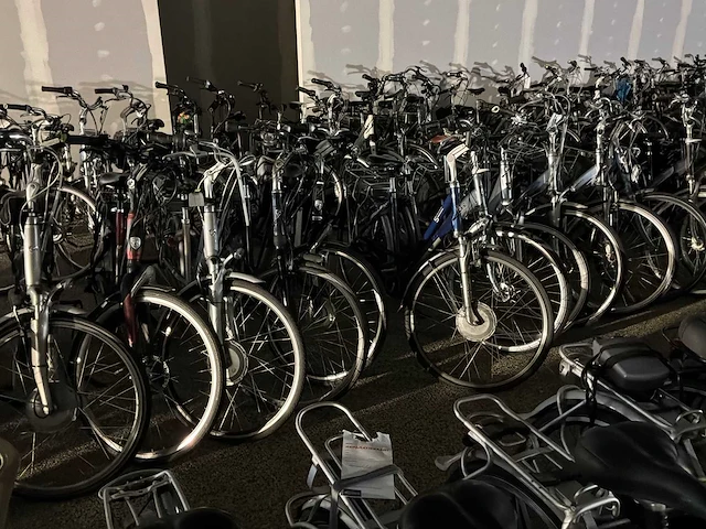 Partij elektrische fietsen - circa: 160 stuks - afbeelding 10 van  24