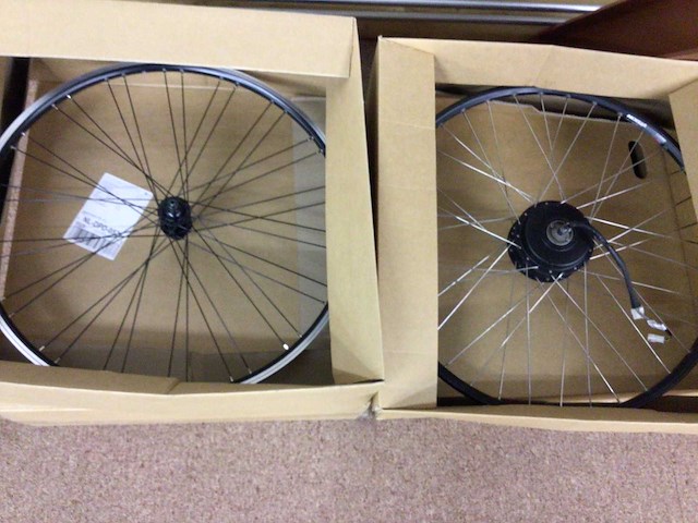 Partij (elektrische) fietswielen - afbeelding 3 van  10