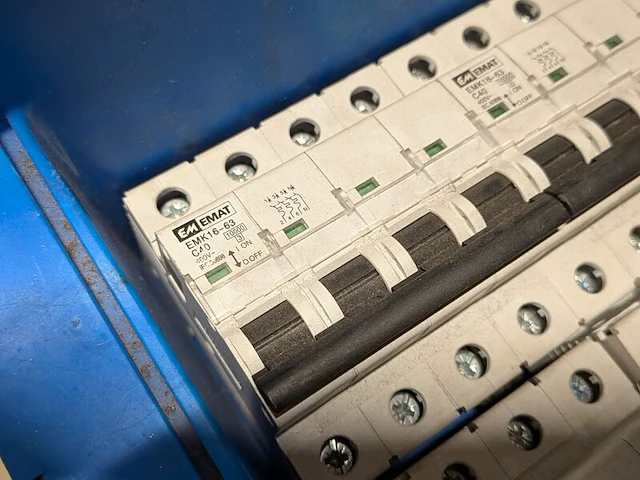 Partij elektrische installatiecomponenten - afbeelding 5 van  19