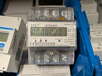 Partij elektrische installatiecomponenten - afbeelding 18 van  19