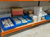 Partij elektrische installatiecomponenten