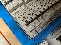 Partij elektrische installatiecomponenten - afbeelding 9 van  10