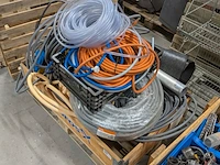 Partij elektrische kabels, mantelbuizenen kunststof leidingen - afbeelding 2 van  7