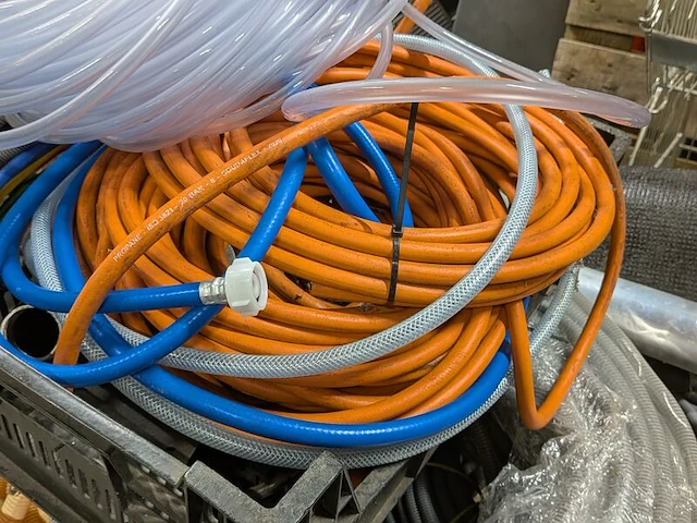 Partij elektrische kabels, mantelbuizenen kunststof leidingen - afbeelding 4 van  7