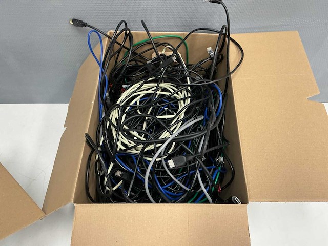 Partij elektrische kabels - afbeelding 3 van  11
