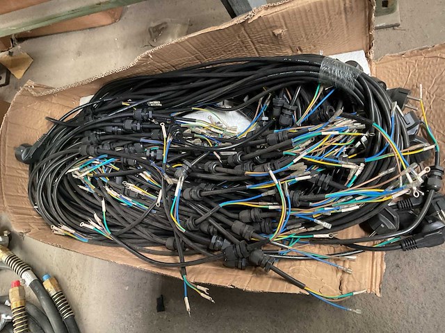 Partij elektrische voertuigkabels - afbeelding 2 van  2