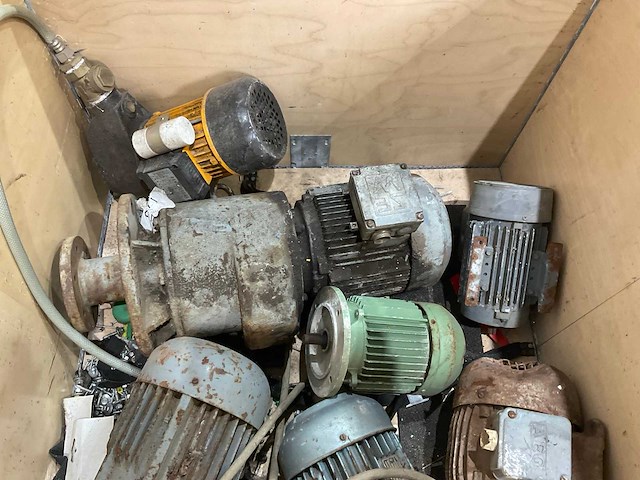 Partij elektro motoren - afbeelding 6 van  7
