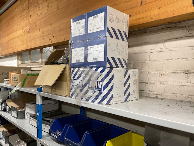 Partij elektromaterialen - afbeelding 2 van  75