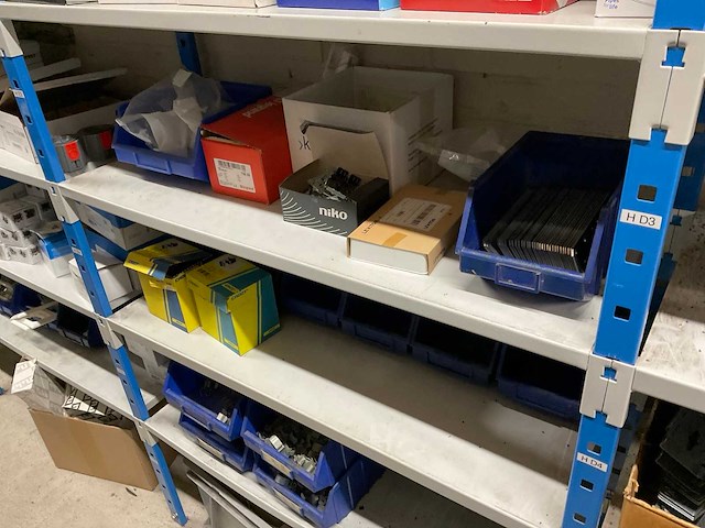 Partij elektromaterialen - afbeelding 4 van  75