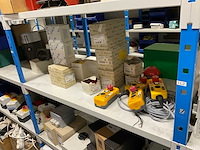 Partij elektromaterialen - afbeelding 35 van  75