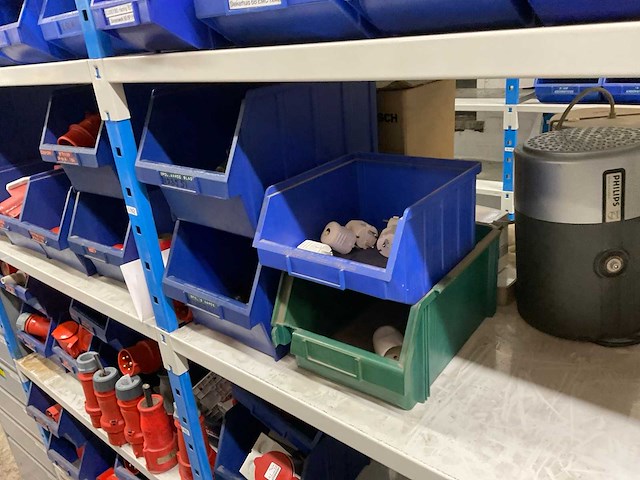 Partij elektromaterialen - afbeelding 38 van  75