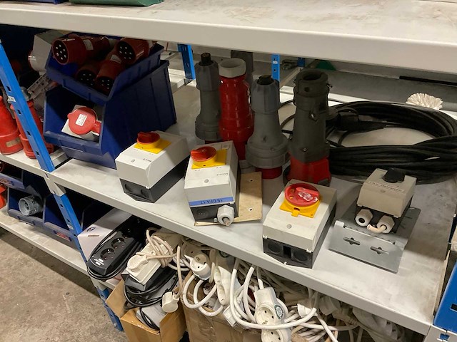 Partij elektromaterialen - afbeelding 39 van  75