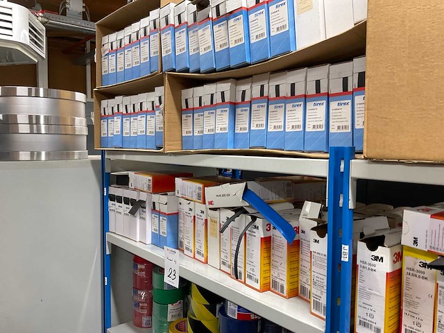 Partij elektromaterialen - afbeelding 58 van  75