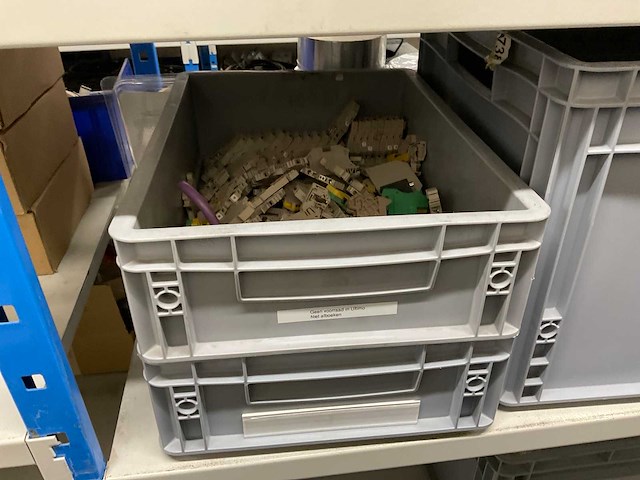 Partij elektromaterialen - afbeelding 65 van  75