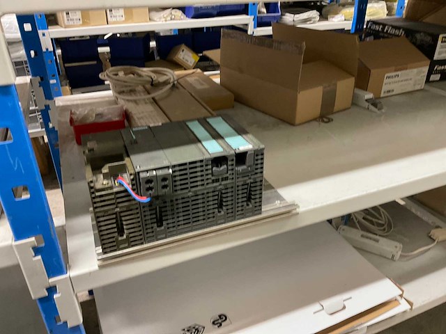 Partij elektromaterialen - afbeelding 71 van  75