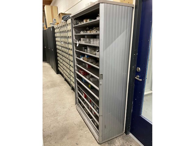 Partij elektromaterialen - afbeelding 2 van  7