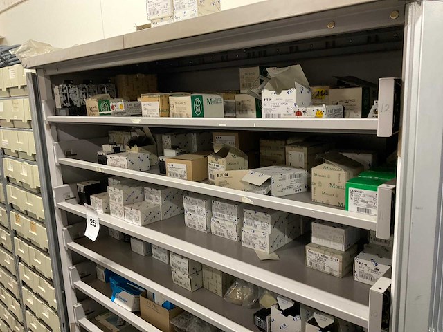 Partij elektromaterialen - afbeelding 3 van  7