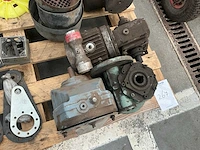 Partij elektromotor en aandrijfonderdelen - afbeelding 9 van  11