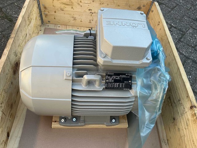 Partij elektromotoren en pomp (o.a. lönne,tss 7.5kw, weg w22, calpeda) (6x) - afbeelding 20 van  22