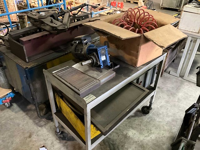 Partij elektromotoren & machineonderdelen - afbeelding 1 van  4