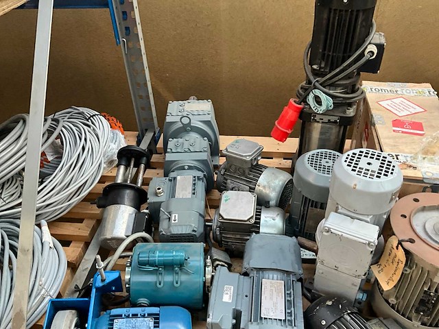Partij elektromotoren - afbeelding 5 van  9