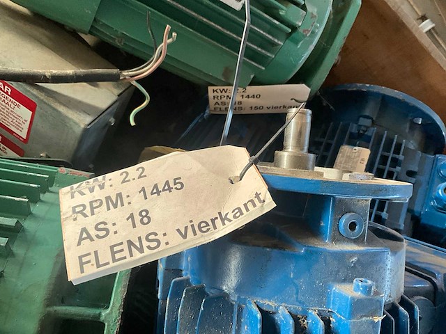Partij elektromotoren - afbeelding 7 van  8