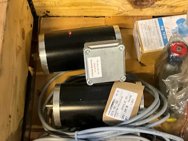 Partij elektromotoren - afbeelding 6 van  13