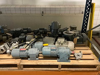 Partij elektromotoren - afbeelding 11 van  17