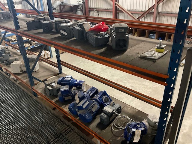 Partij elektromotoren - afbeelding 2 van  18