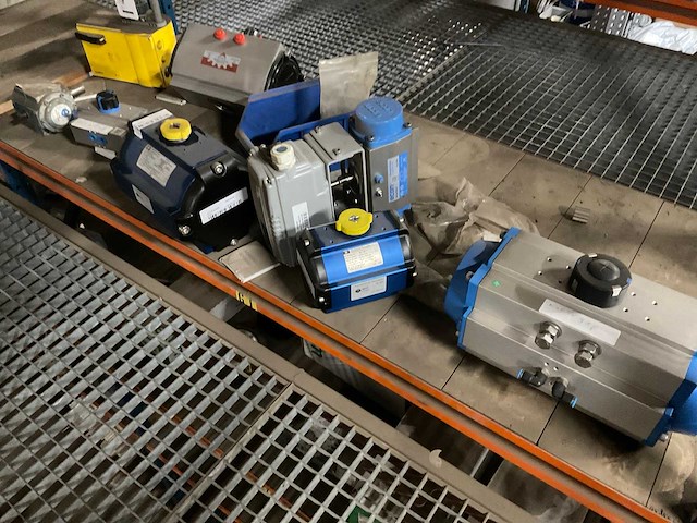 Partij elektromotoren - afbeelding 6 van  18